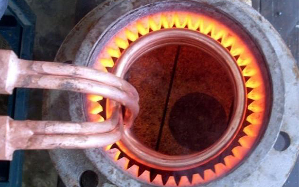 齒輪的淬火設(shè)備工作